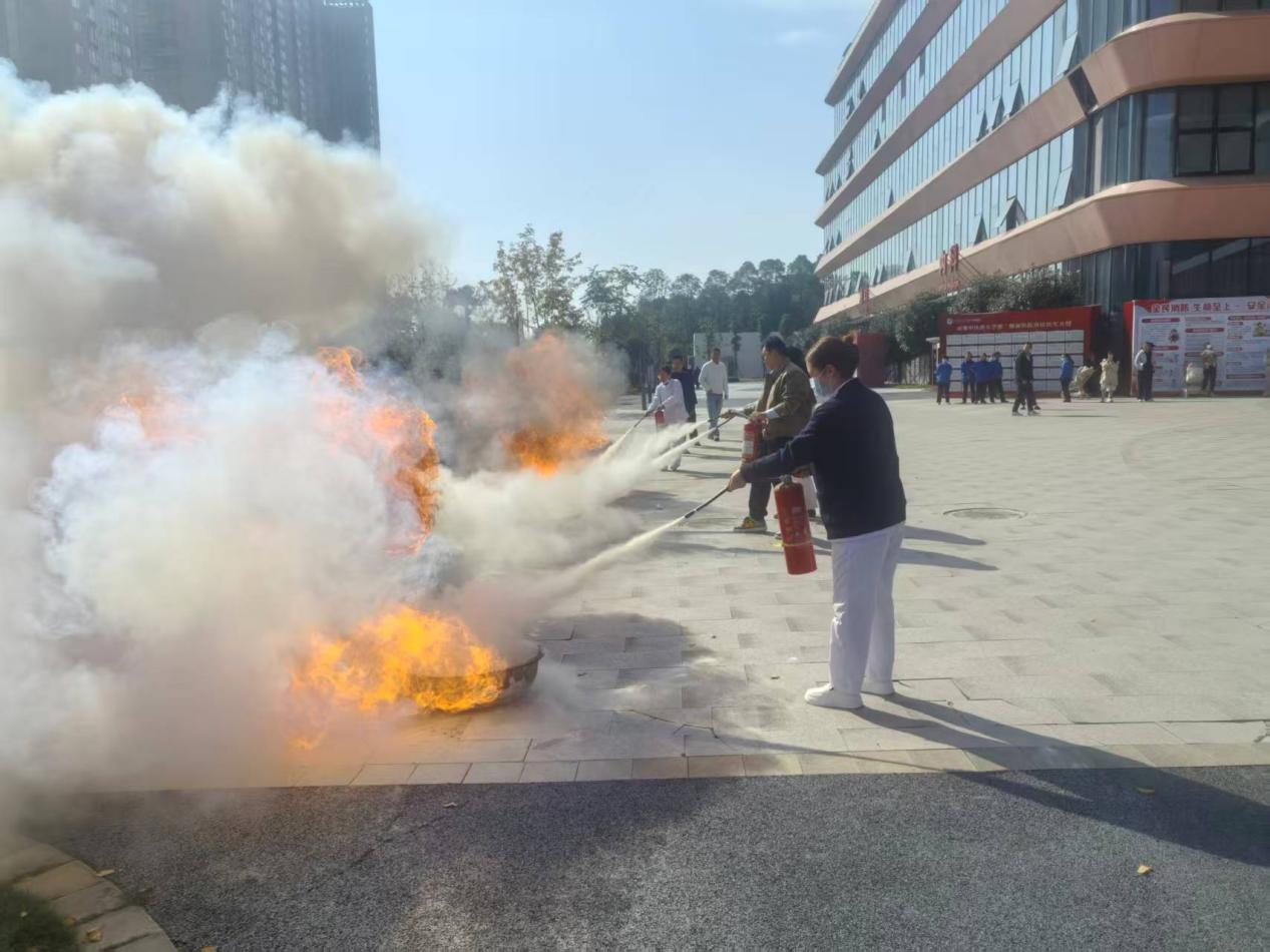 筑牢安全屏障 守护医患平安 我院开展消防安全系列培训演练活动